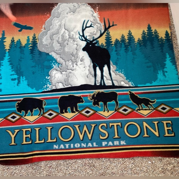 Yellowstone National Park Fleece Throw Blanket Elk Bear Buffalo Aztec Native - Picture 2 of 13